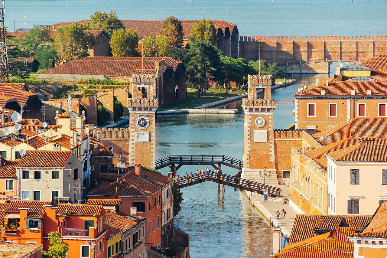 arsenale, sede del festival internazionale di musica contemporanea a venezia (Foto di Joseph Costa da Pixabay)