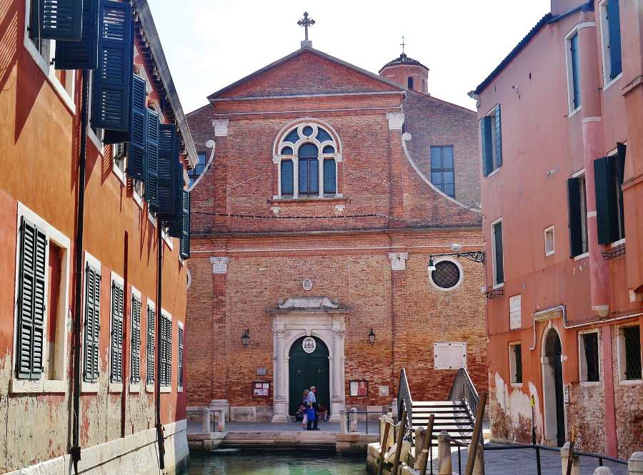 facciata chiesa di san martino venezia sestiere di castello