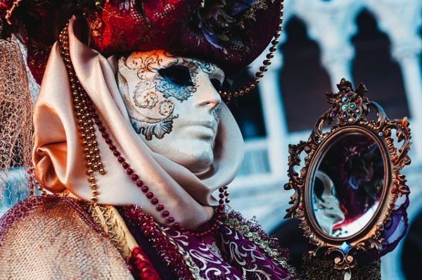 carnevale veneziano maschere - Foto di Helena Jankovičová Kováčová da Pixabay 