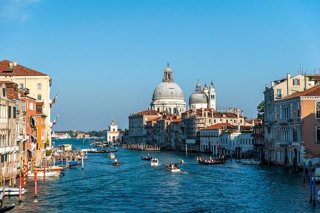 venezia capitale gastronomia gambero rosso - https://pixabay.com/it/photos/canale-grande-venezia-italia-europa-4503656/