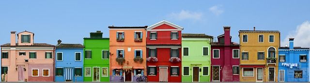 venezia primavera cosa fare https://pixabay.com/it/illustrations/burano-italia-venezia-multicolore-2522251/