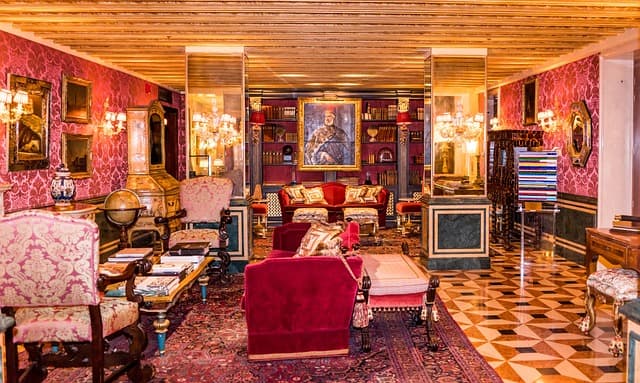 storia dell'hotel gritti palace venezia https://pixabay.com/photos/venice-italy-gritti-palace-ornate-1606928/